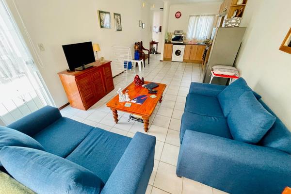 Upstairs unit for sale in Mulbarton&#160; 

BUYING POINTS:- 

* Two spacious bedrooms with built in cupboards 
* One neat ...