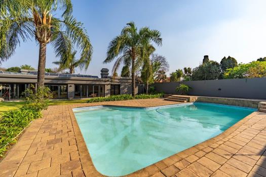 4 Bedroom House for sale in Alphen Park