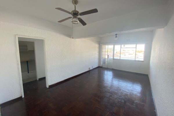 2nd Floor, 1 Bedroom (BIC) apartment in Parow
Close to shops and public transport
Separate Lounge, Kitchen &amp; Bathroom (no shower ...