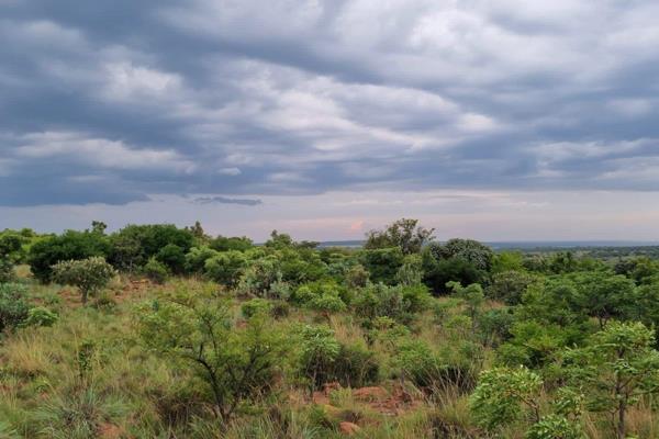 Forty hectares of pristine bushveld land inside leeuwkloof conservancy.
 Enjoy breathtaking views from the mountain plateau in this ...