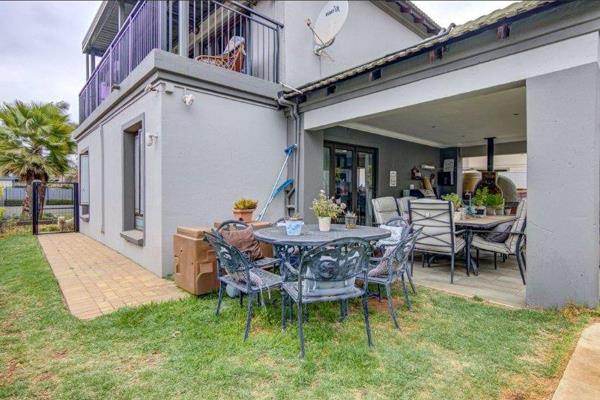 This beautifully designed, double-storey home is situated in the serene area of Pomona and offers a spacious, modern living environment ...