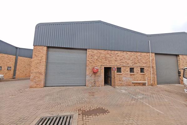 Very neat and well maintained 455m2 warehouse located in a secure business park in Crown ...