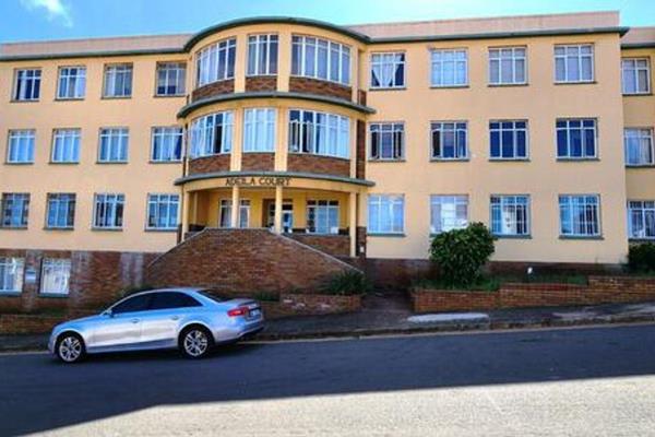 Dormehl Phalane Glenwood presents this bachelor apartment in Glenwood, well priced for sale. The flat is well maintained and spacious. ...