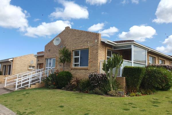 Full title in the sought after upmarket Eeden Glen Retirement Village
Eden Glen is situated in a serene area of Jeffreys bay.  ...