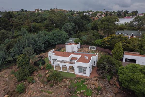 Nature at its best!!!

Well built family home on the edge of a mountain with spectacular views and a  breath of fresh air from the ...