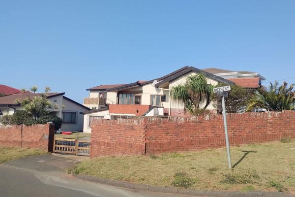 2 bedroom, 1 bathroom house with attached 1 bedroom granny flat.
*Bonus - x3 1 bedroom ...