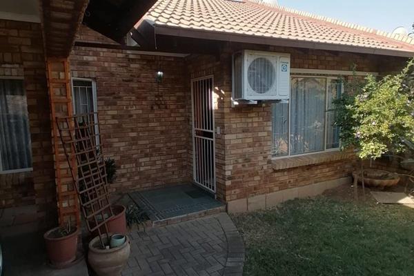 This neat 2 bedroom townhouse is situated near shops and facilities.
Carport with neat garden.
2 Small pets allowed.