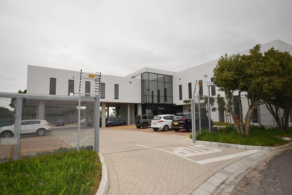 A perfectly situated commercial building in Somerset Crescent Durbanville.
An ideal property for medical professionals and ...