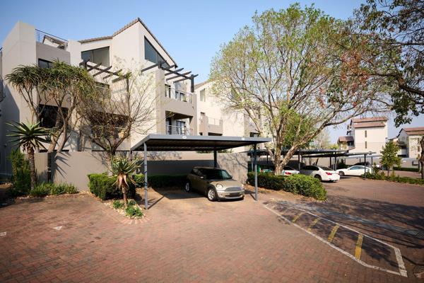 Welcome to The Crest in Sunninghill, Sandton.
This one bedroom loft apartment is the ideal lock up and go, located in the heart of ...