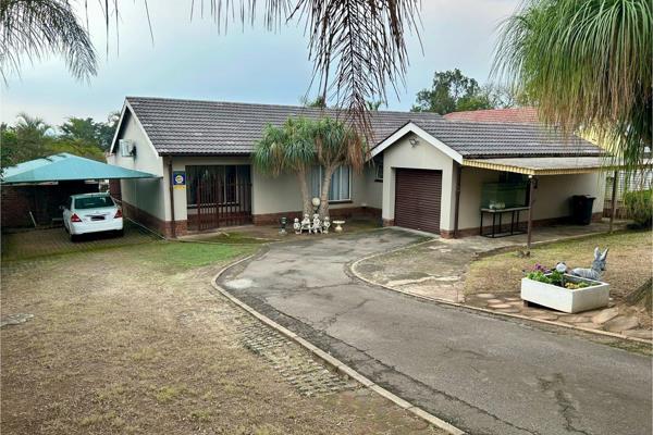 This property offers a pool, a wooden deck, a built-in braai, a pizza oven plus a large ...