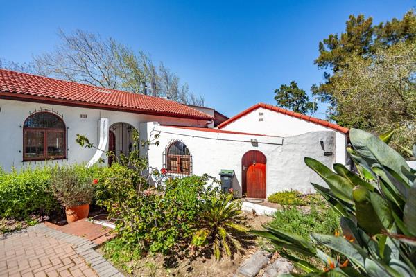 Sole and Exclusive Mandate | Offers from R5 995 000

Welcome to your personal paradise in Sonstraal! This stunning 4-bedroom ...