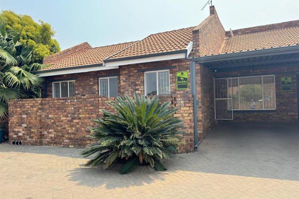 Delightful 2 Bedroom Simplex in Brentwood Park, Benoni 

Looking for a cozy and convenient home in Benoni? Check out this 2-bedroom ...