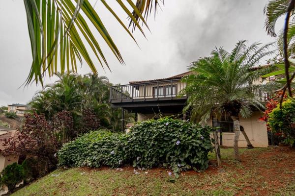 This double story home is nestled within a quiet, treed complex. Upstairs offers an elegant kitchen leading onto an open plan lounge ...