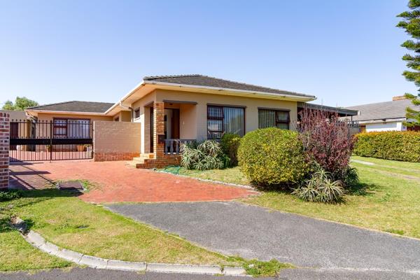 3 Bedroom main house with a flatlet
This charming 3-bedroom home offers a fantastic opportunity to create your dream home with just a ...