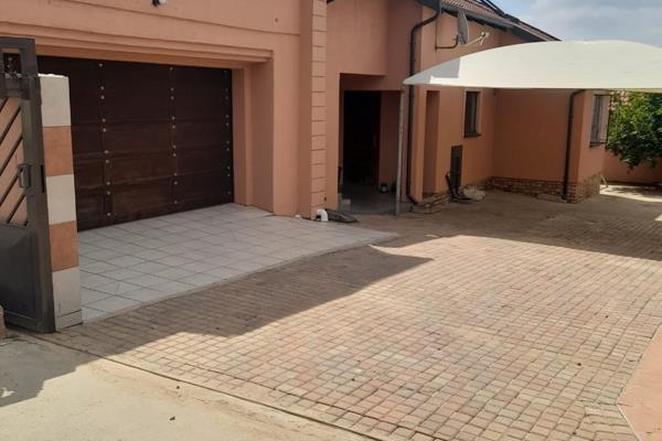 HouseforsaleinOlievenhoutbos

