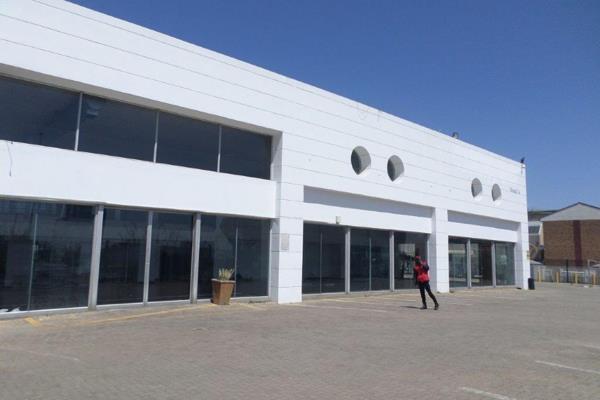 Ex-Renault Motor Showroom and dealership to let. The showroom is conveniently located on ...