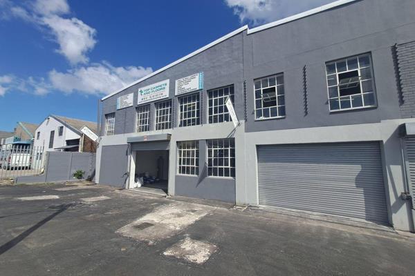 Warehouse to rent in Beaconvale very neat and well sittuated with great  exposure.

- 4 Offices

- Reception

- Bathrooms

- Open ...