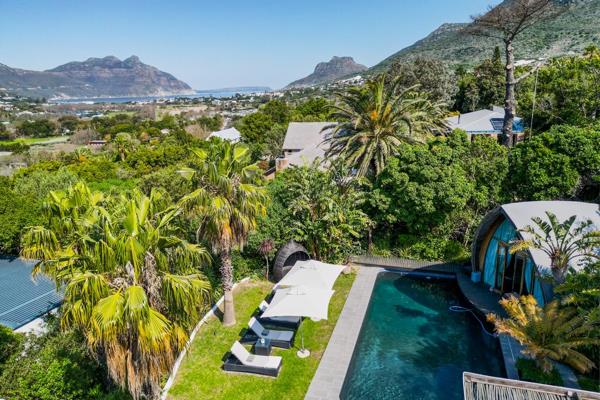 Welcome to a luxurious villa nestled in the heart of Hout Bay, offering the perfect combination of serenity, elegance, and modern ...