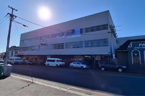 Looking for a versatile and spacious office? This 950m&#178; unit on Voortrekker Road in ...