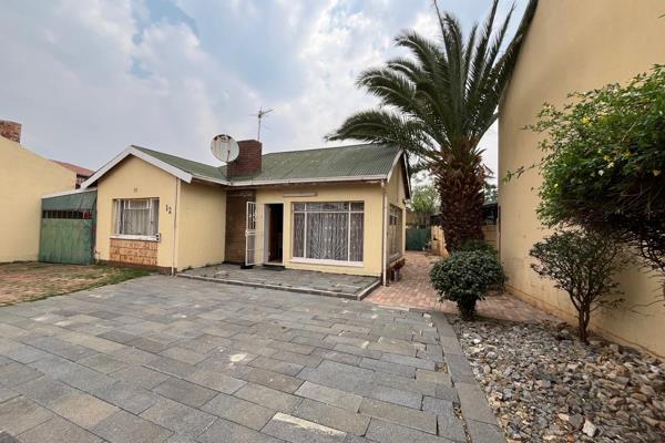 For Sale On Lark Street, Lenasia Ext 1. Only selling at 1.9 Million negotiable. I can pre approve you today. 

Own it
This stunning ...