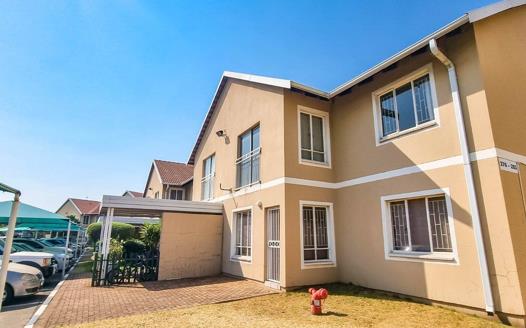 2 Bedroom Townhouse for sale in Parkdene