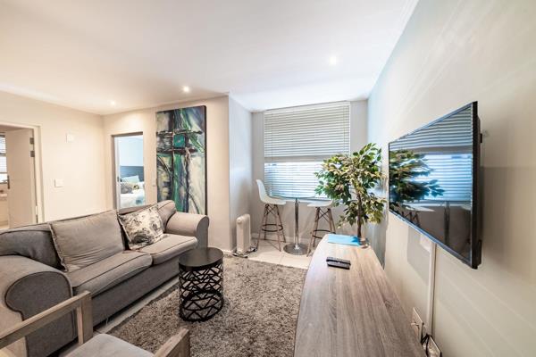 Airbnb friendly - once in a lifetime offer! 

Welcome to this stunning apartment in the heart of Rosebank, where you&#39;re greeted by ...