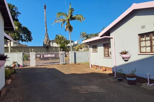 ***Authority to sell****

This sophisticated unfurnished duplex is perfectly positioned just 500m from Uvongo’s main beach and within ...