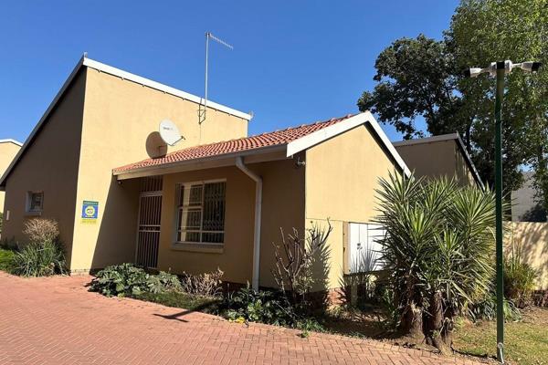 -SHOWHOUSE ONLY ON APPOINTMENTS- (no open showhouse)

 3-Bedroom Townhouse in Waterkloof Glen – Ideal Location!

Welcome to your dream ...