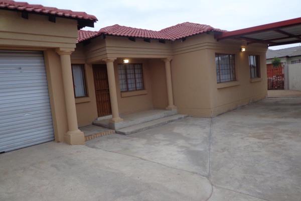 Affordable 3-bedroom corner house in Rethabile gardens, for all your family, close to the main road with easy access to the
 ...