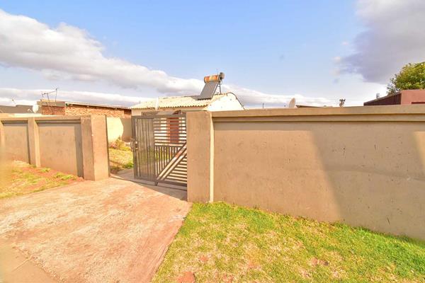 Built on a 362 square meter stand, this property offers an opportunity to have your own income generating property.

The current ...