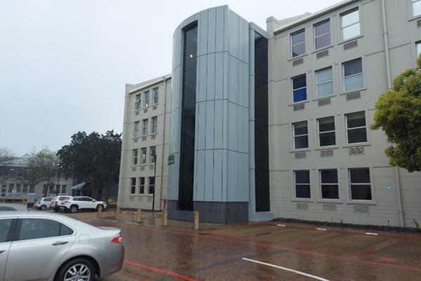 Seize the chance to lease an entire building in the sought-after Belmont Office Park ...