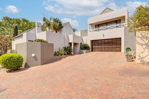 This charming 3-bedroom home offers an inviting and comfortable lifestyle in the heart of the prestigious Dainfern Golf Estate. ...