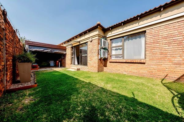 This beautiful facebrick simplex home boasts 114sqm with 3 sun-filled bedrooms, all with built-in cupboards and two well-appointed ...