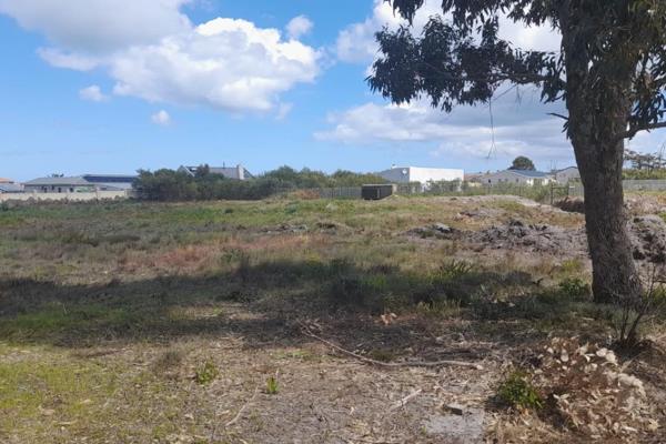 This level vacant stand is available in Franskraal, a sought after suburb of Gansbaai. ...