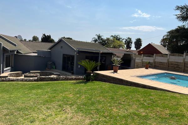 This stylish 4 bedroom home offers a beautiful layout and separate braai room.

Features:
- 4 Bedrooms
-2 Full Bathrooms
- Braai ...