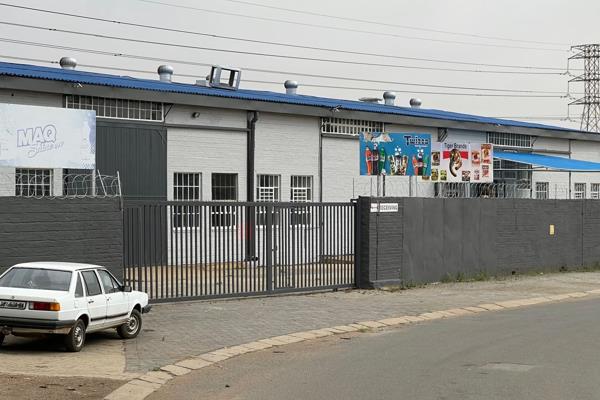 Price included vat!!!!

- 1200sqm warehouse under roof, ideal for manufacturing, storage, or distribution
- 2900sqm stand size ...