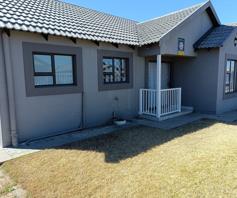 Townhouse for sale in Bloemspruit