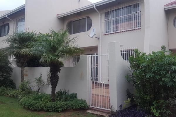 This cluster duplex home in Glen Marais offers the following:
The whole unit is newly tiled
3 bedrooms, All tiled
3 bathrooms, all ...