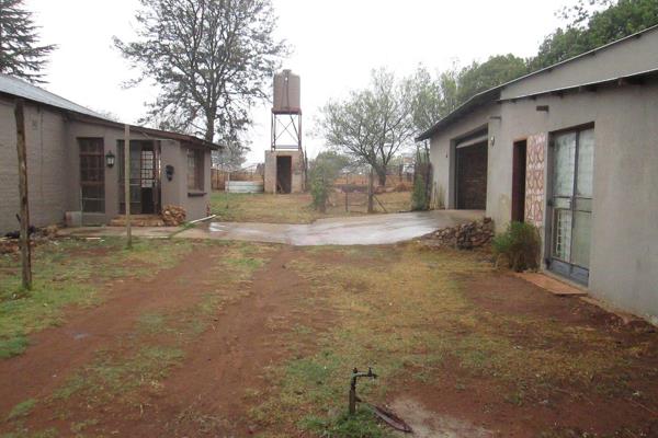 A well-positioned small holding which offers 2,2ha land for small scale farming with sheep, goats, chickens etc.  A big positive, use ...