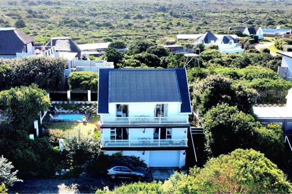 Duiker Cottage, located in picturesque Cape St Francis, is now for sale. This charming home features:3 Bedrooms &amp; 3 ...