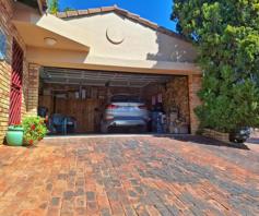 Townhouse for sale in Constantia Kloof