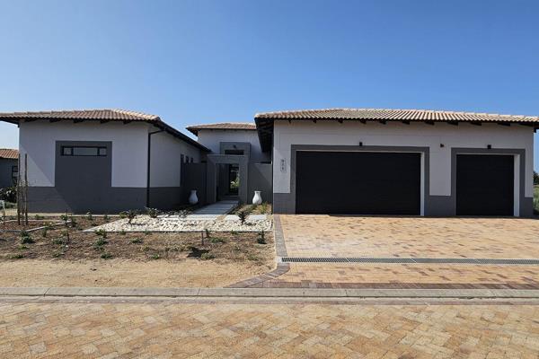 This newly built 3-bedroom modern home for sale in Langebaan Country Estate offers contemporary living with a touch of elegance. 

Upon ...