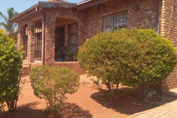 This attracting and classy home is situated in a heart of Mabopane block D and it is designed for a larger family as it is consisting ...