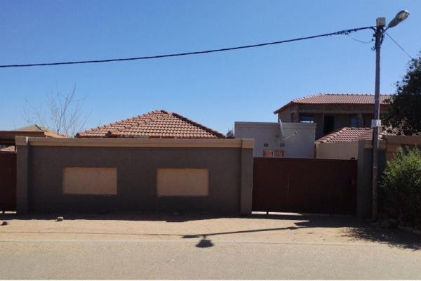 This home is for sale at Cosmo city (Roodepoort)
3 Bedrooms
1 Bathrooms
1 Living Rooms
Flatlet
1 Kitchen
2 Outside rooms
***Book ...