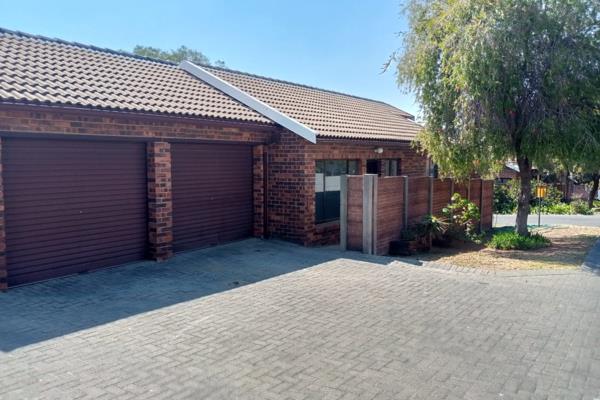 RADIOKOP*
*SACTUARY GARDENS COMPLEX*

FITTED KITCHEN 
OPEN PLAN LOUNGE &amp; DINNER
FULL BATHROOM 
2 FITTED BEDROOMS 
DOUBLE ...