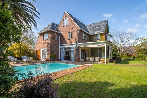 Prime Rondebosch Location

Red Gables

A loved family home in the sought after Golden Mile set in a delightful private &quot;kick a ...