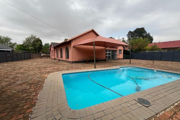 Nestled in the heart of Culemborg Park, Randfontein, this inviting 3-bedroom, 2-bathroom home offers the perfect blend of comfort and ...