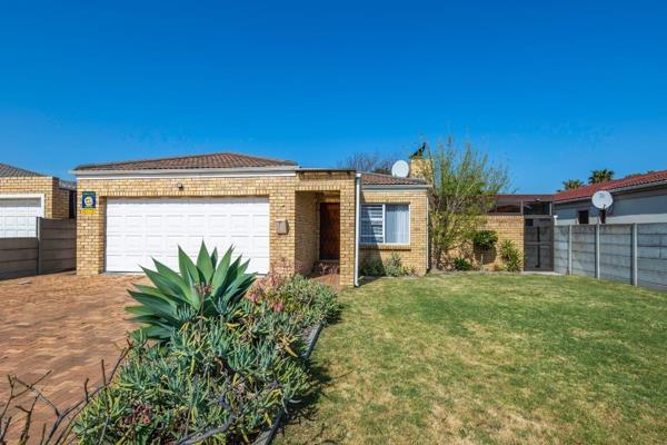 This low maintenance facebrick gem features the following: 
A spacious open plan lounge, dining room and fully fitted kitchen with scullery and gas stove.

3 well sized bedrooms all with Bics and laminated flooring. Main bedroom ...