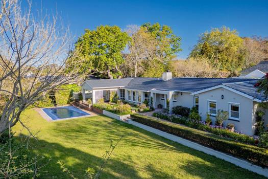 3 Bedroom House for sale in Constantia