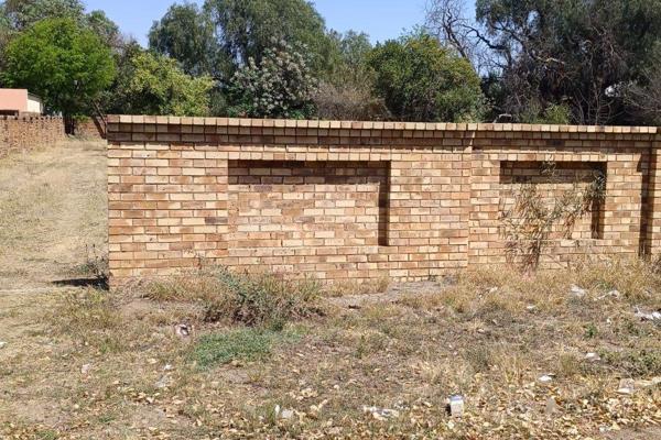 1919 square metres of vacant land located in a prime area called Libertas in Mahikeng
The land is serviced, it has both electrical and ...